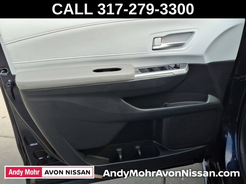 Used 2026 Toyota Sienna XLE FWD image 14