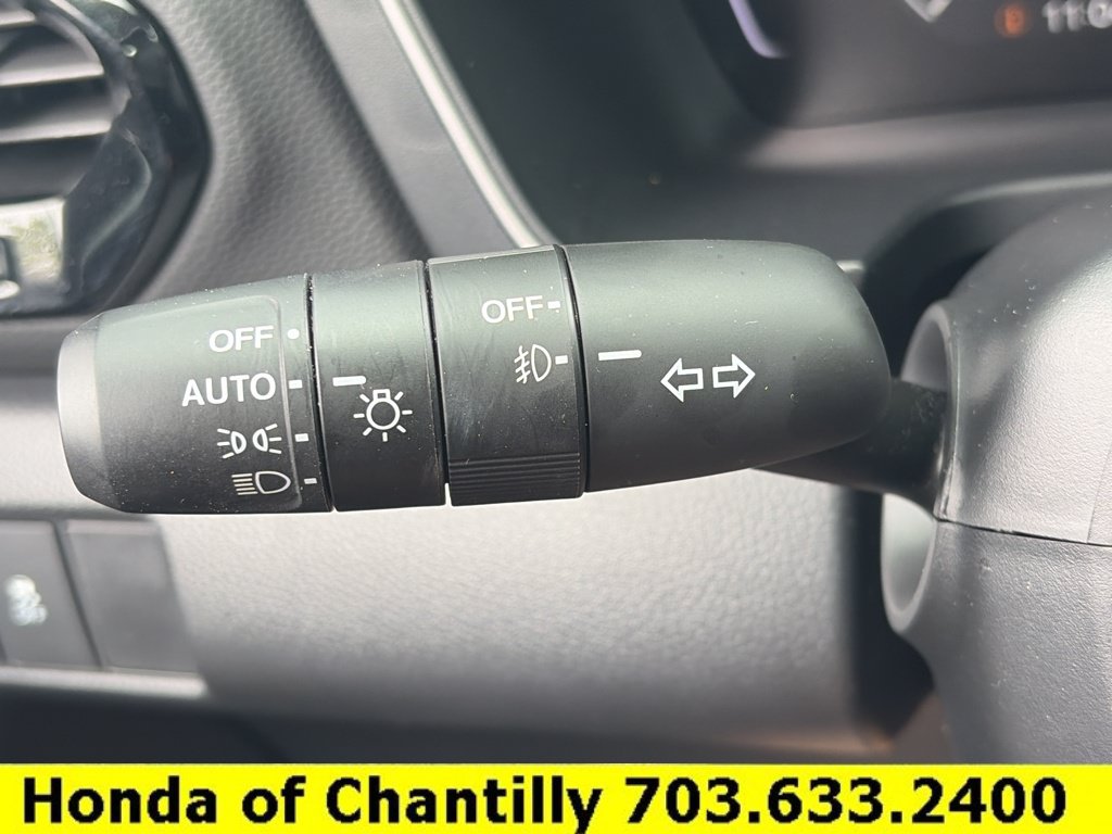 Used 2025 Honda Pilot Touring image 10