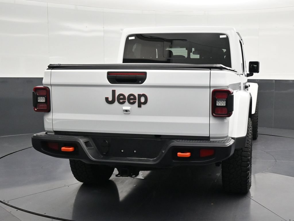 Used 2025 Jeep Gladiator Mojave w/ Convenience Group AWD/4WD image 2