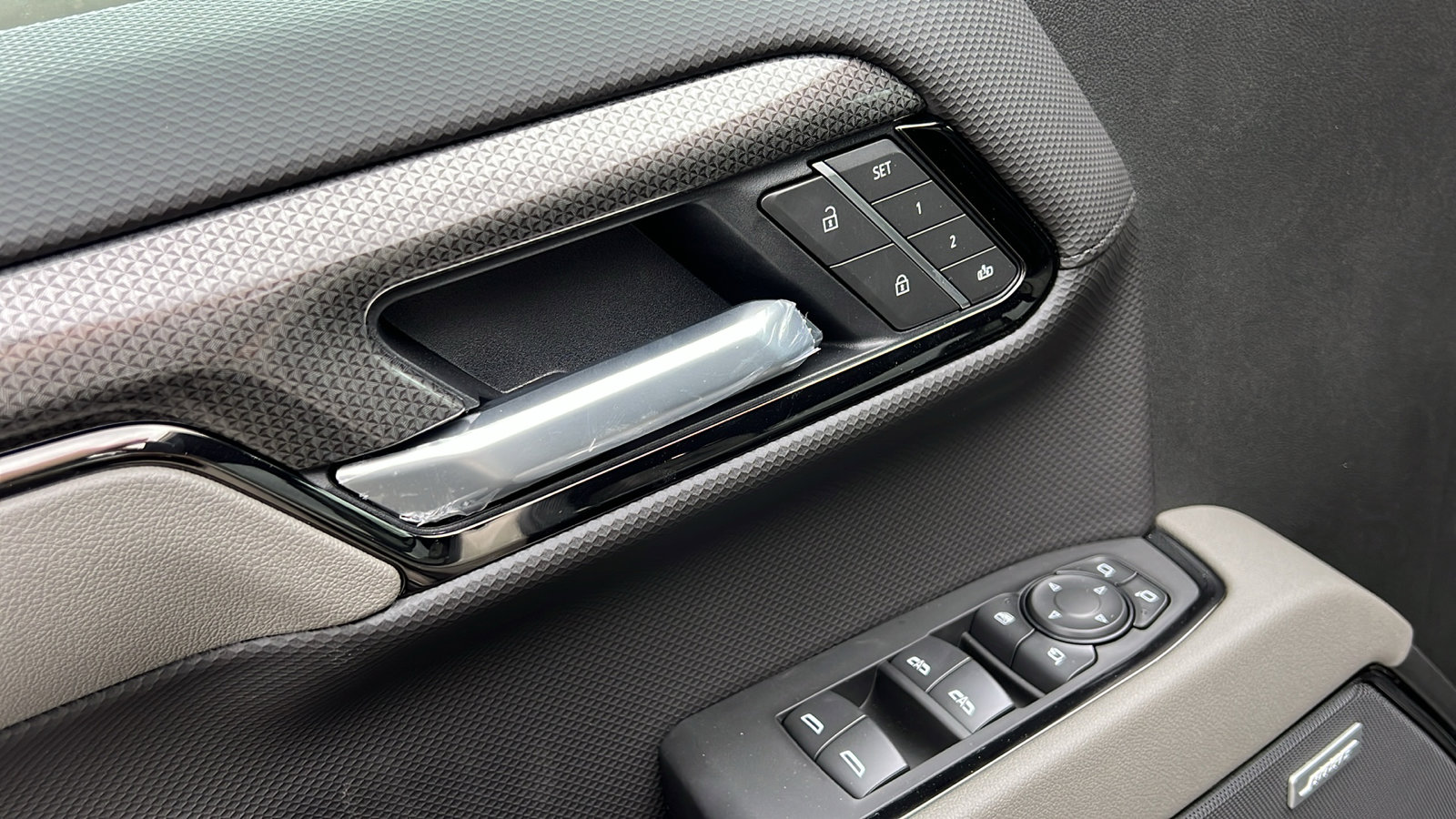 New 2026 Chevrolet Silverado 1500 ZR2 image 19