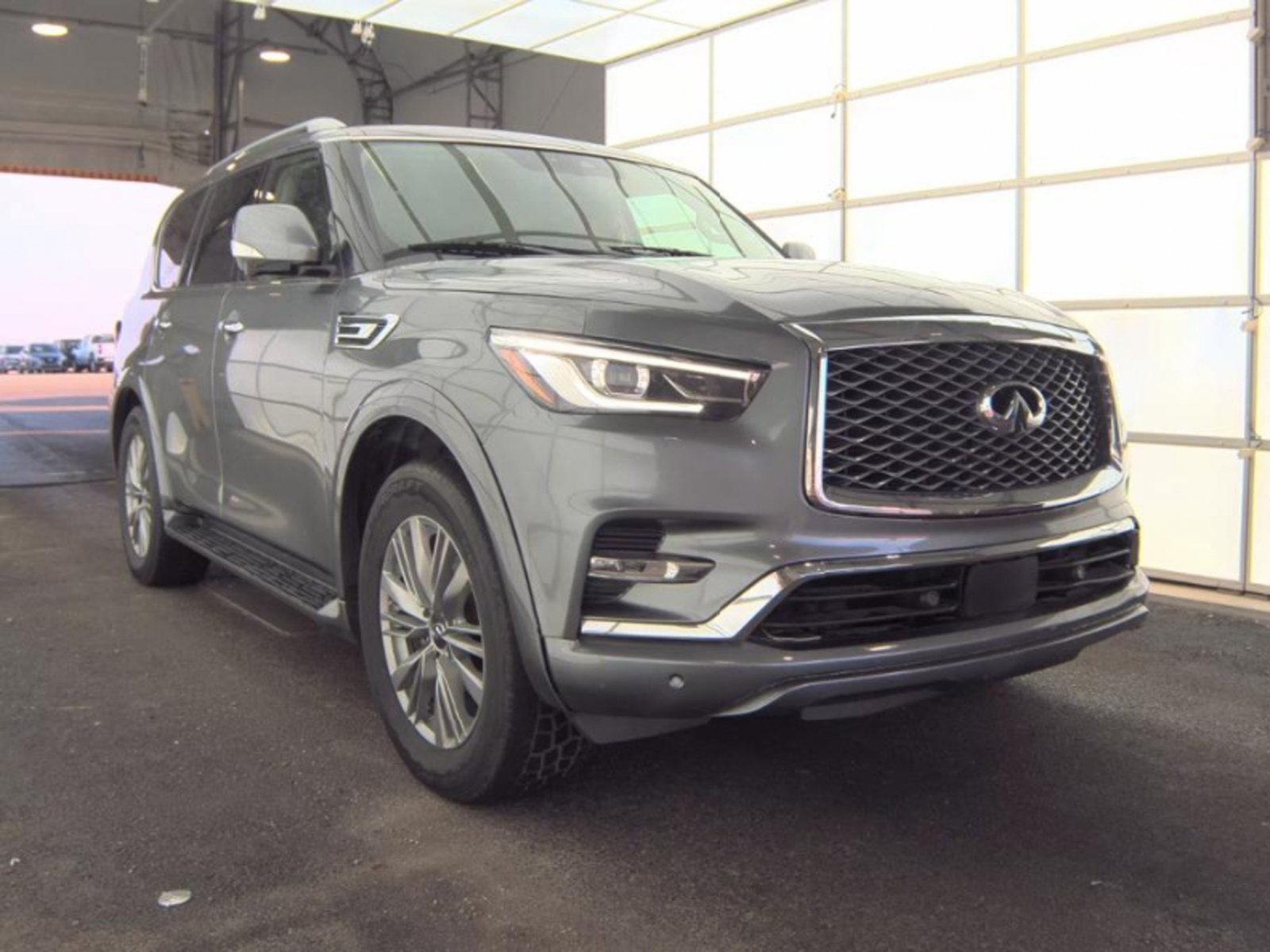 Used 2021 INFINITI QX80 Luxe AWD/4WD image 4