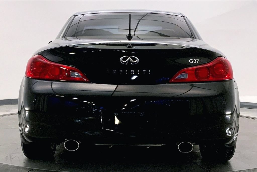 Used 2013 INFINITI G37 Convertible w/ Premium Pkg RWD image 3