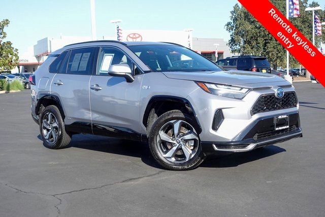 Used 2022 Toyota RAV4 SE image 8