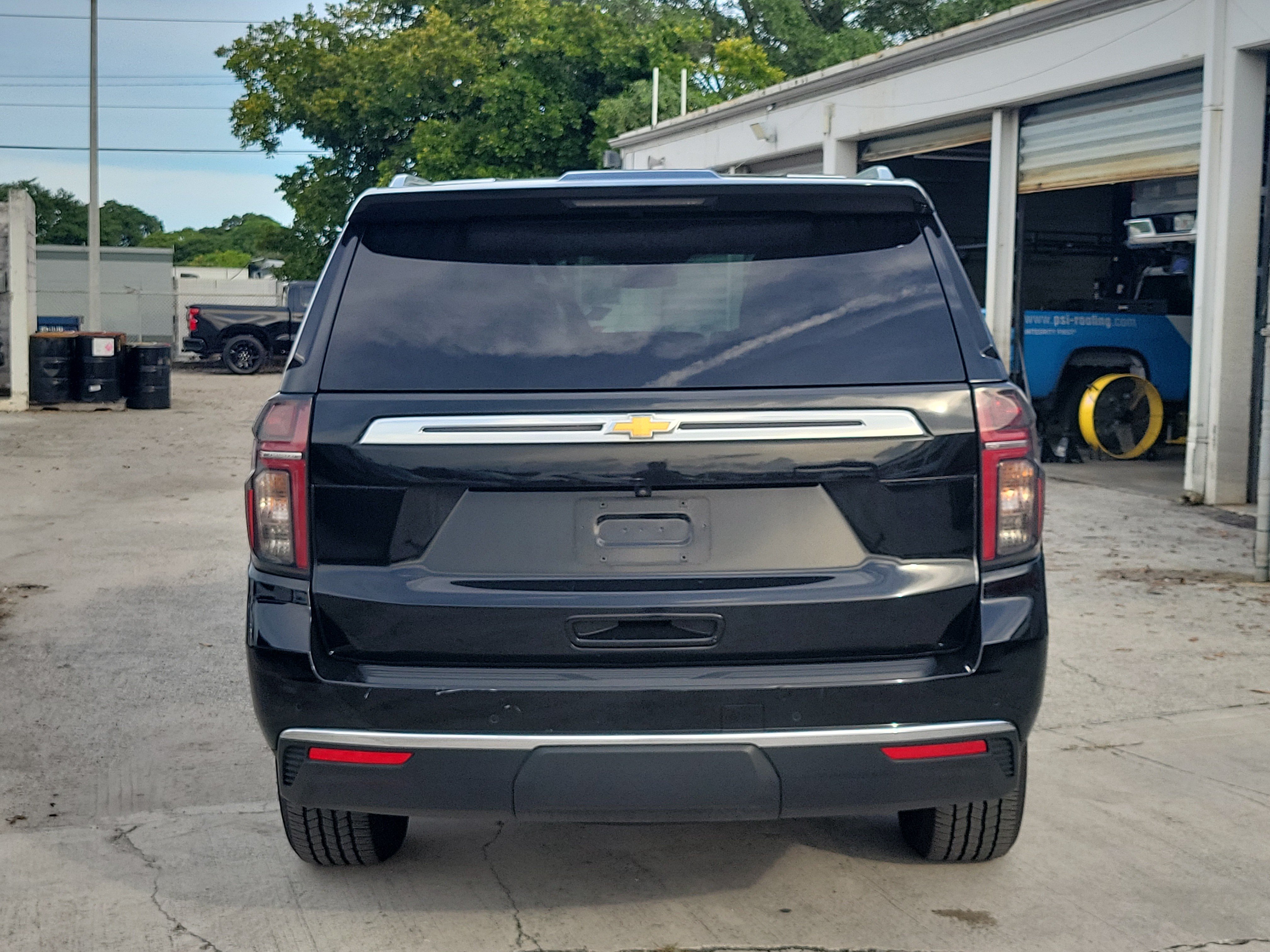 Used 2024 Chevrolet Tahoe LT w/ Luxury Package RWD image 5