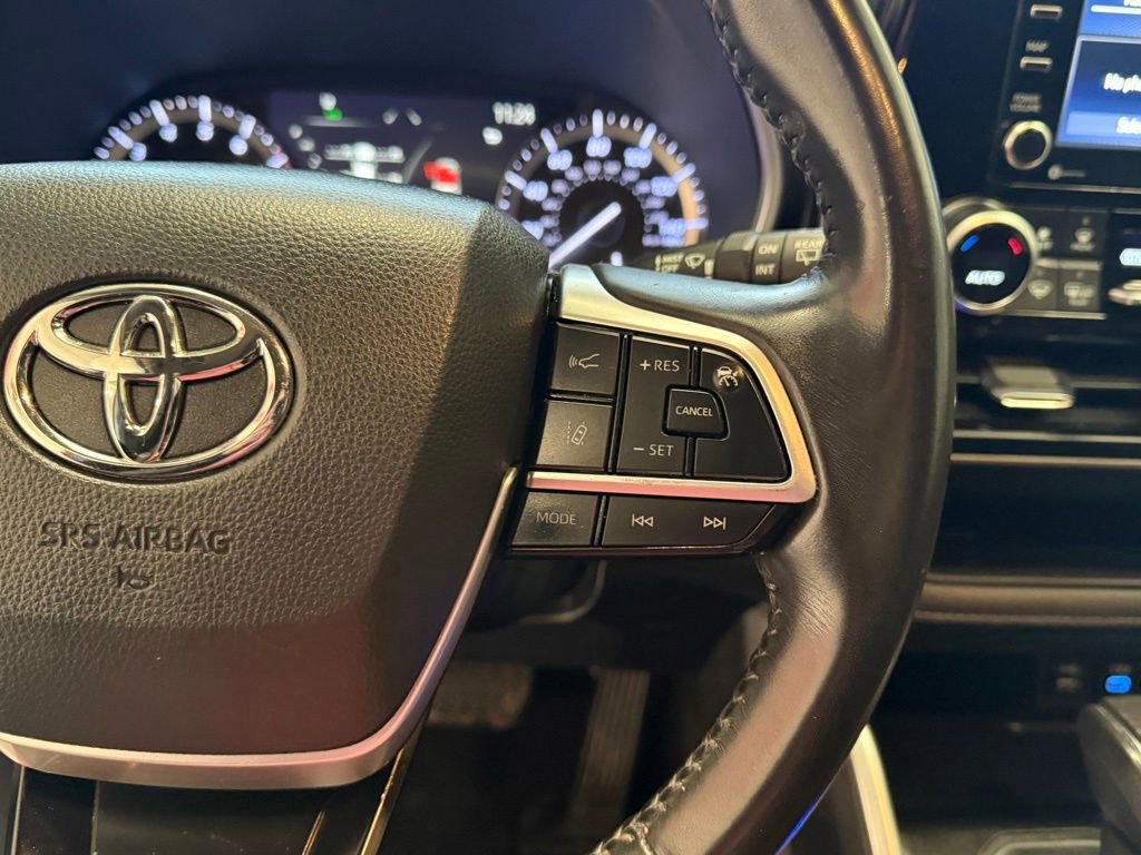 Used 2022 Toyota Highlander XLE image 22