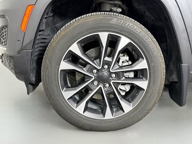 Used 2024 Jeep Grand Cherokee L Overland w/ Advanced Protech Group III image 32