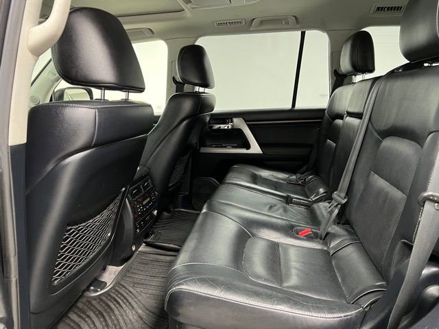 Used 2014 Toyota Land Cruiser image 46