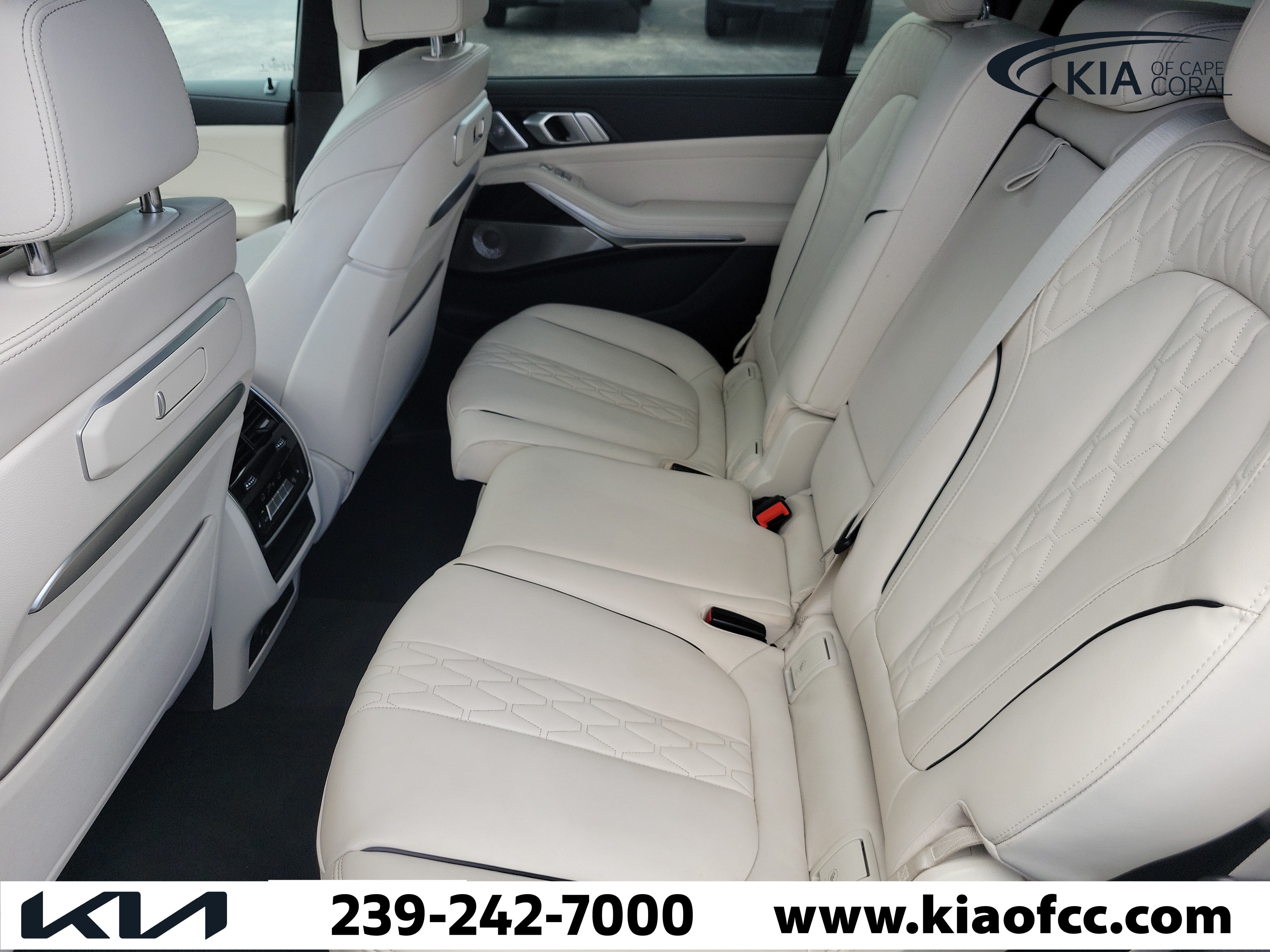 Used 2025 BMW X7 M60i AWD/4WD image 14