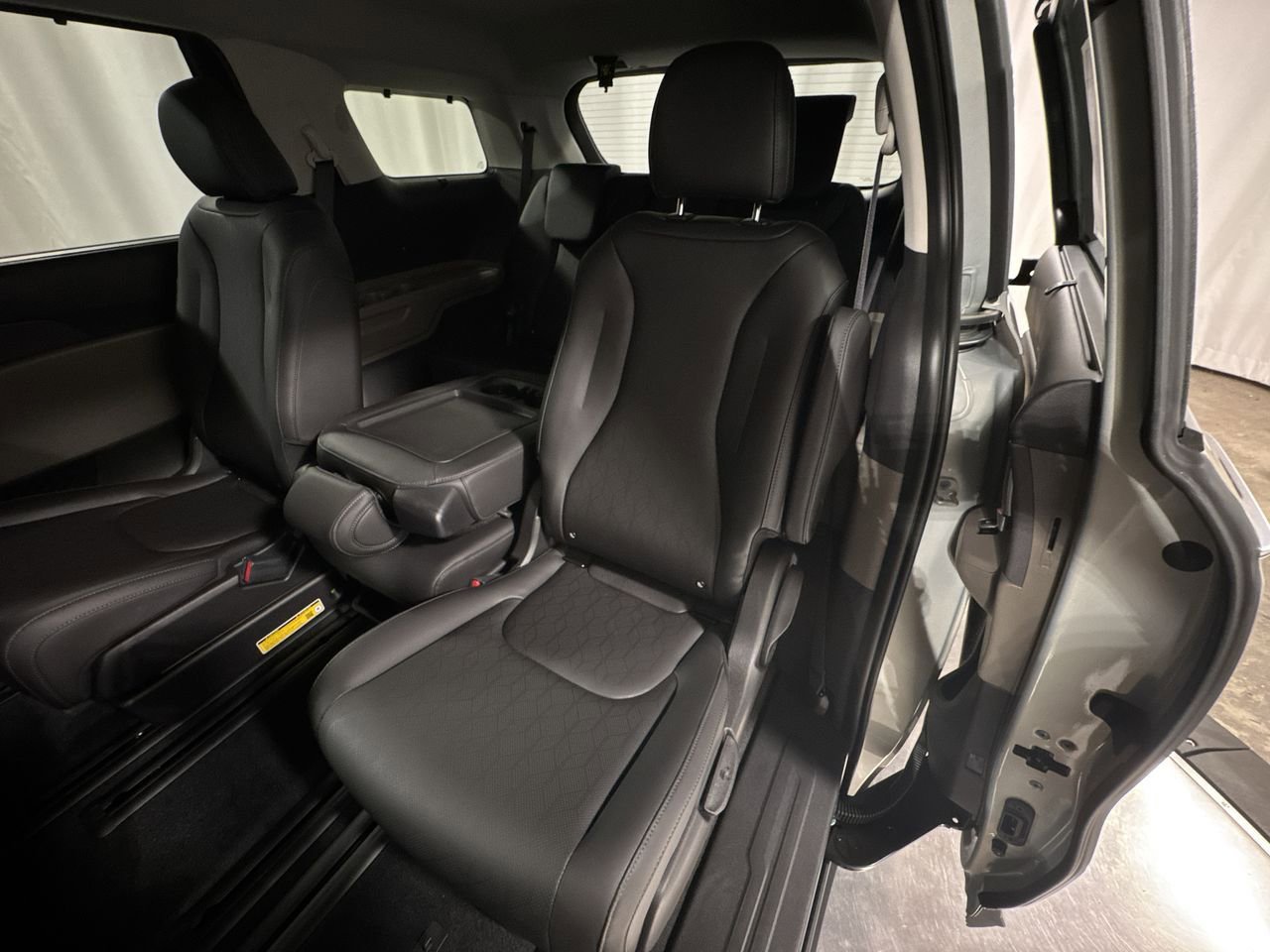 New 2026 Kia Carnival EX image 29