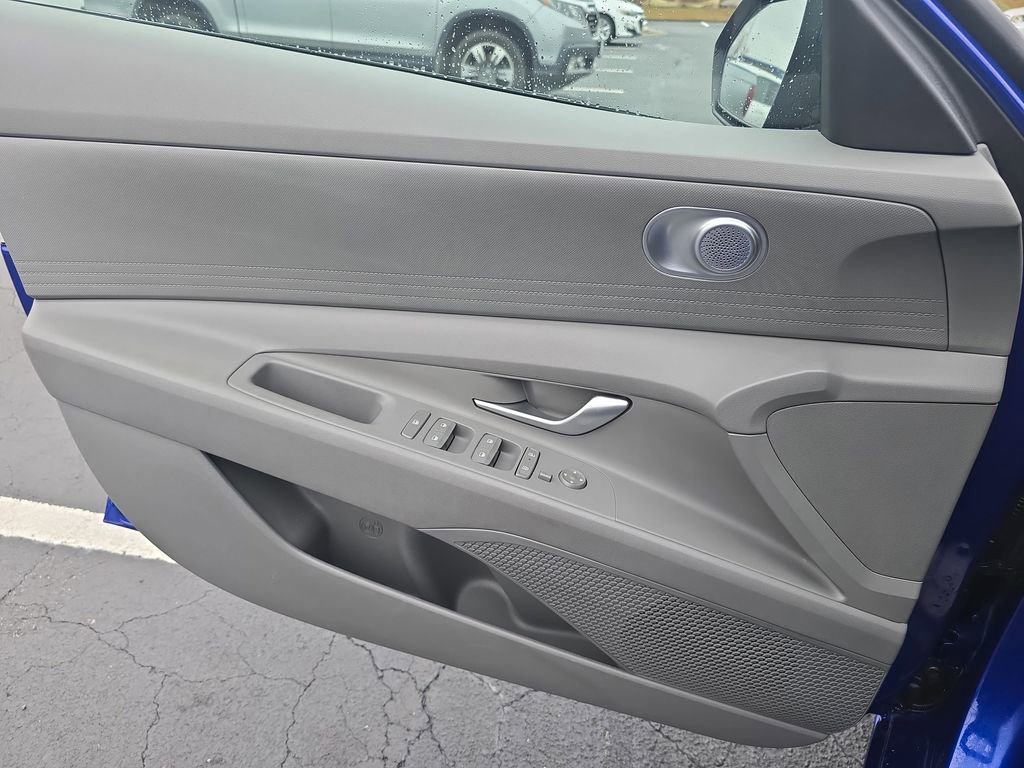 Used 2024 Hyundai Elantra SEL image 27