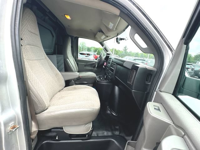 Used 2018 GMC Savana 2500 w/ Driver Convenience Package RWD image 22