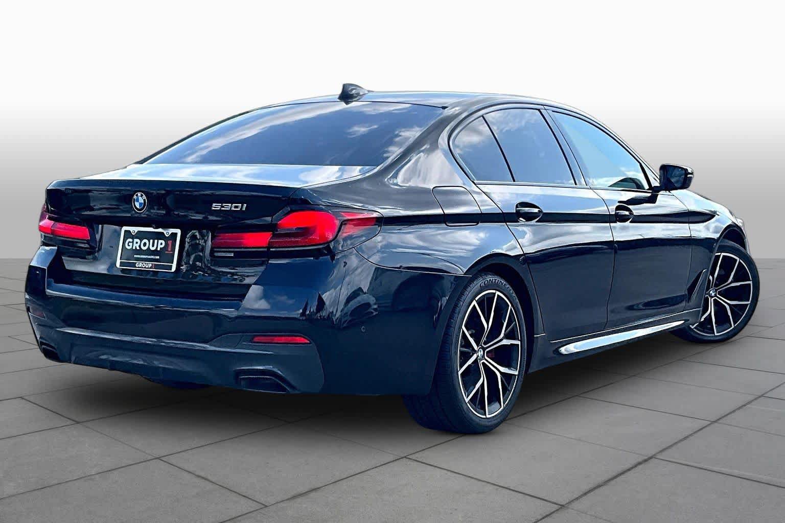 Used 2022 BMW 530i w/ M Sport Package RWD image 11