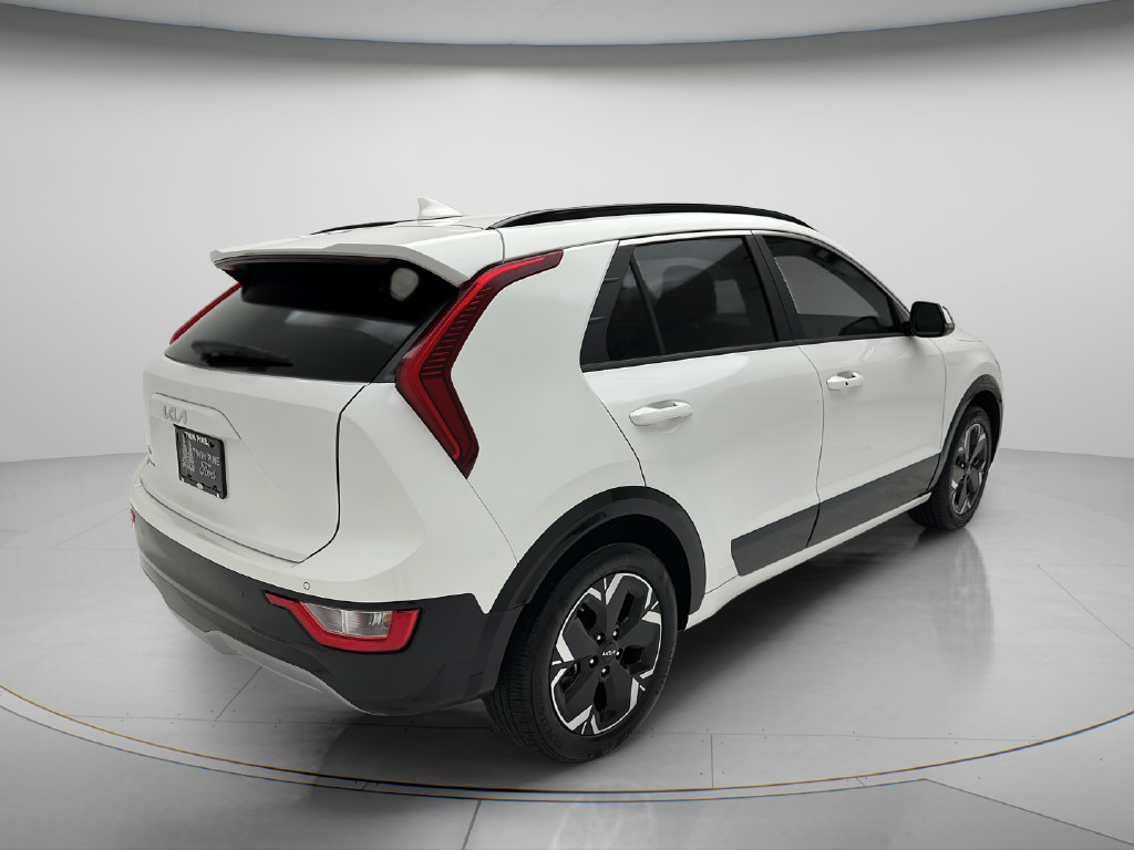 Used 2023 Kia Niro Wind w/ Wind Preserve Package FWD image 5