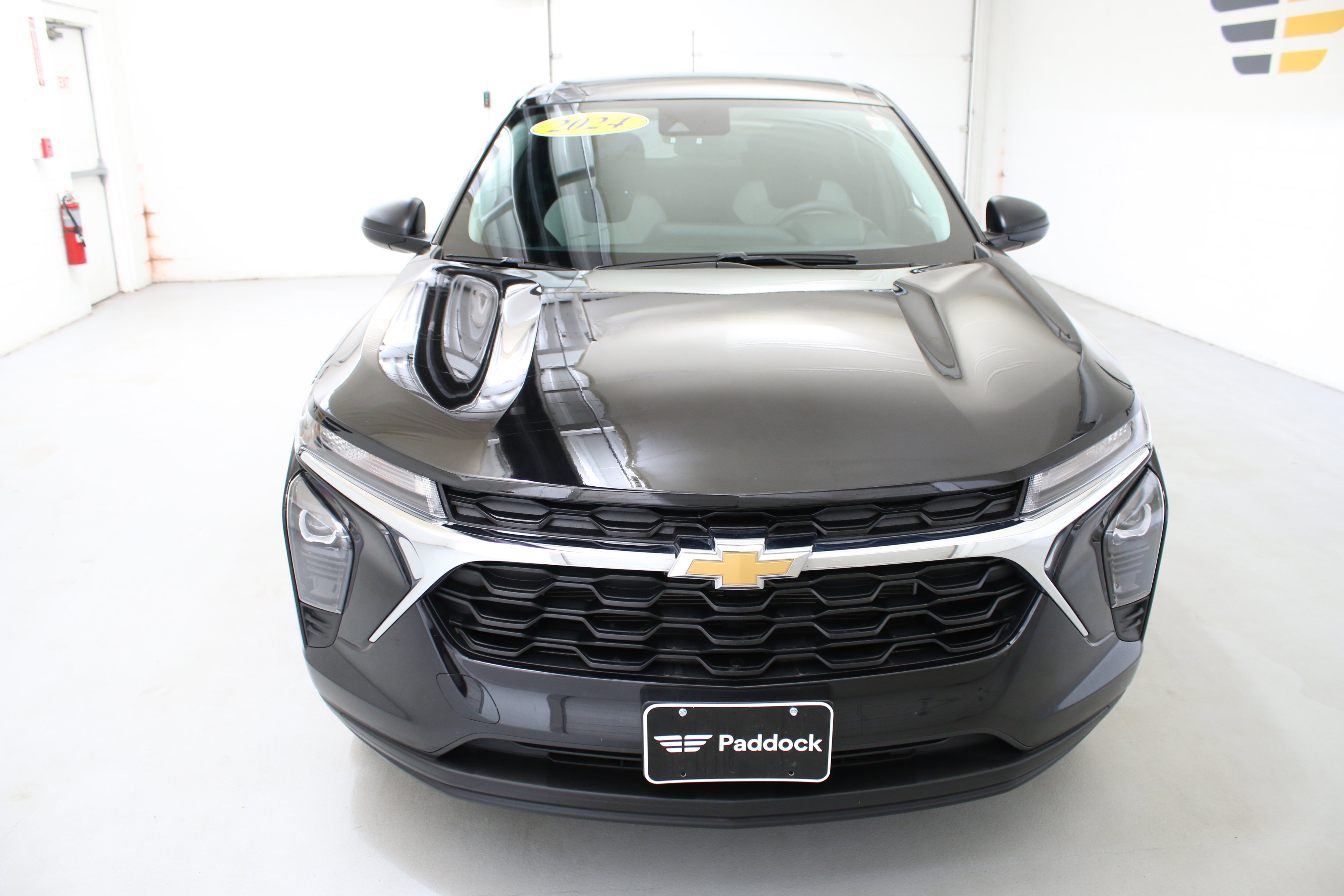 Used 2024 Chevrolet Trax LS FWD image 2