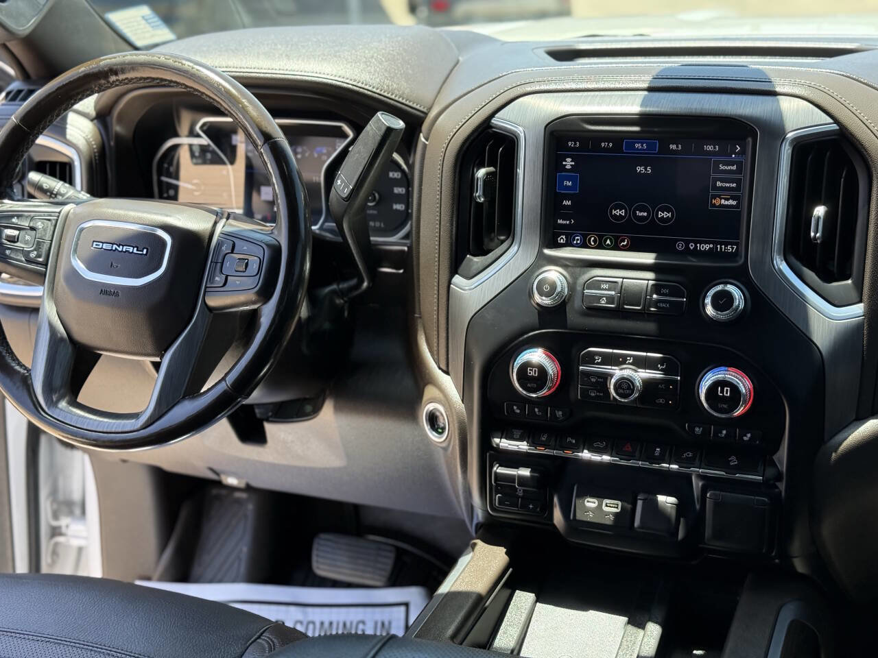 Used 2020 GMC Sierra 3500 Denali w/ Denali Ultimate Package AWD/4WD image 25