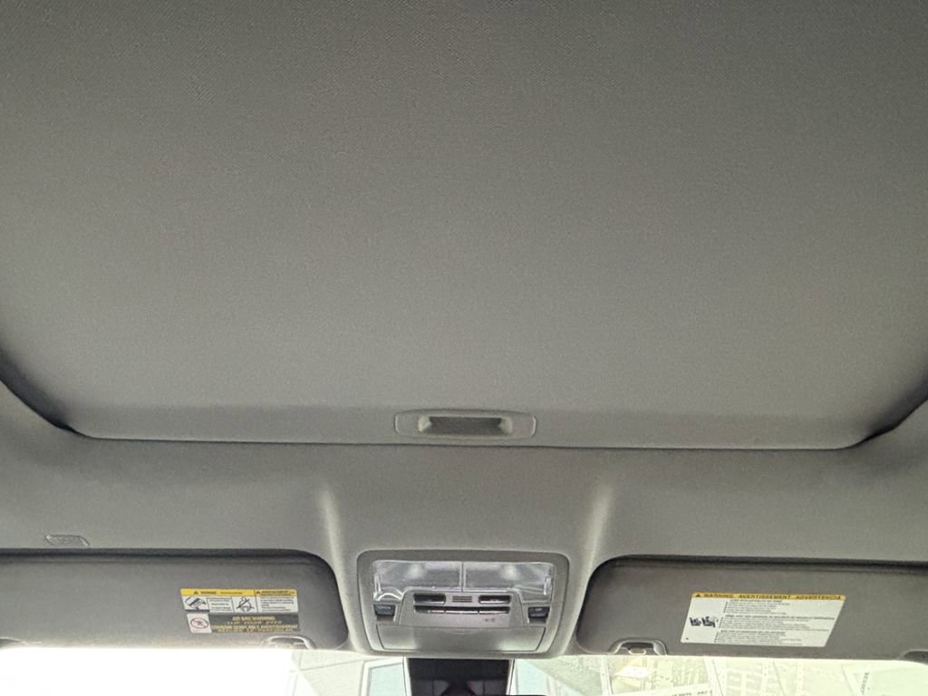 Used 2019 Toyota Highlander XLE image 21