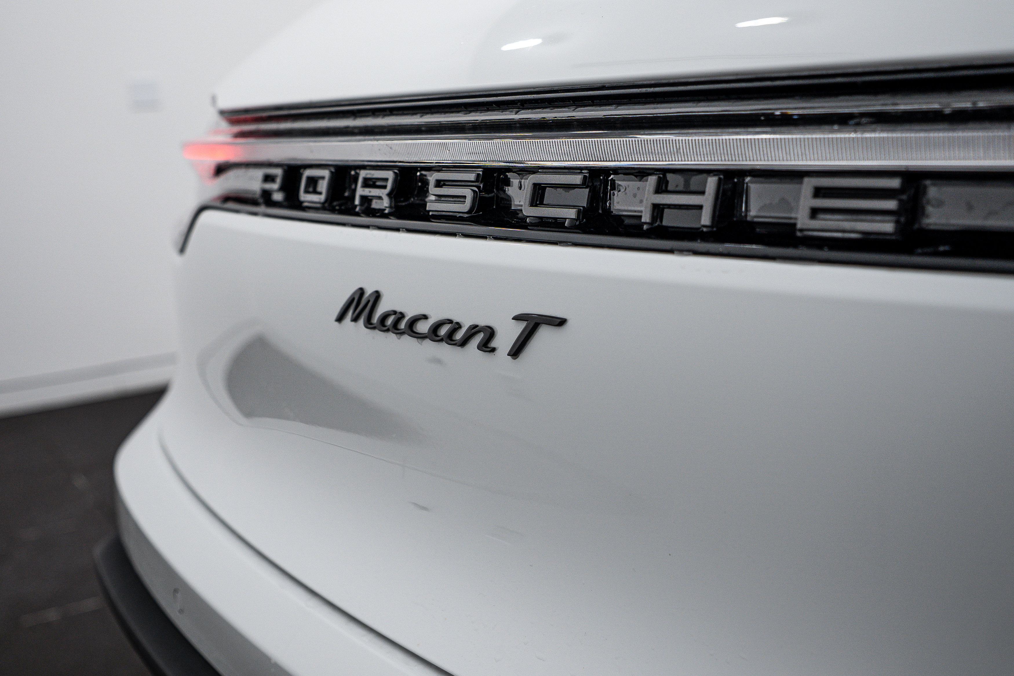 Certified 2026 Porsche Macan Turbo AWD/4WD image 23
