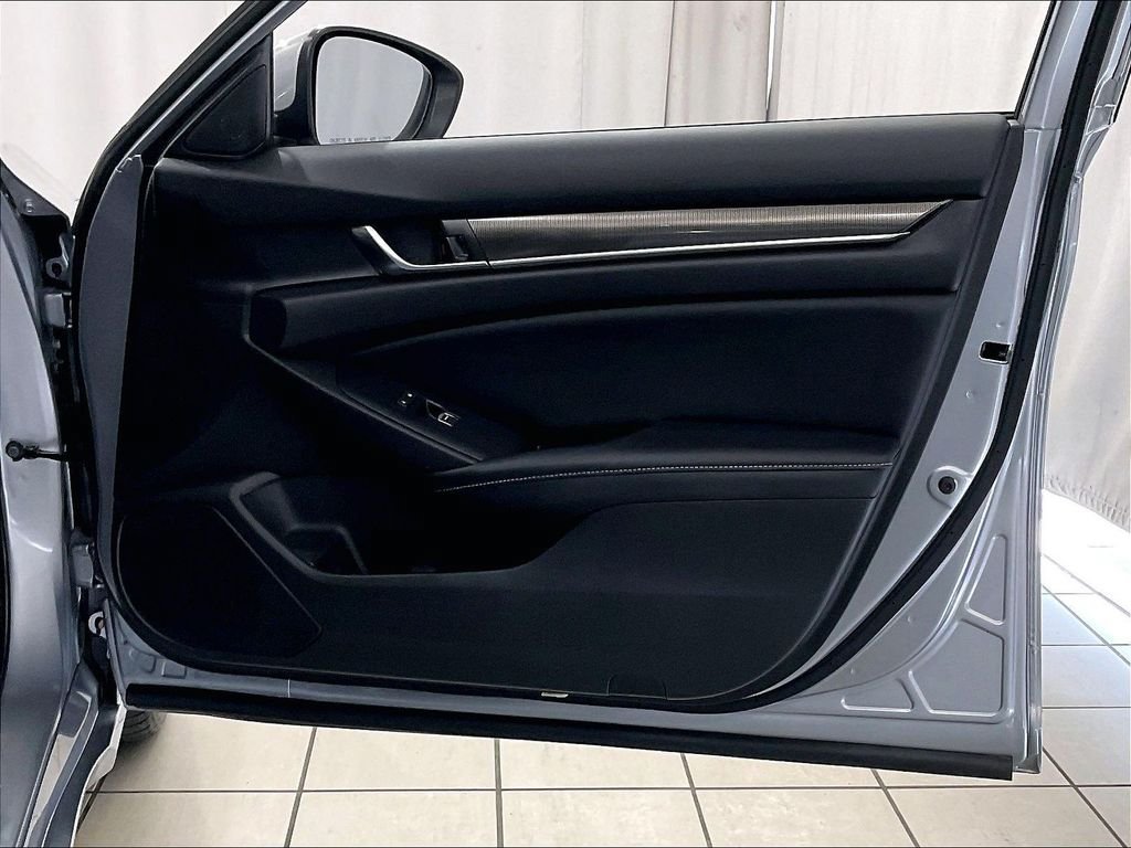 Used 2018 Honda Accord Sport image 12