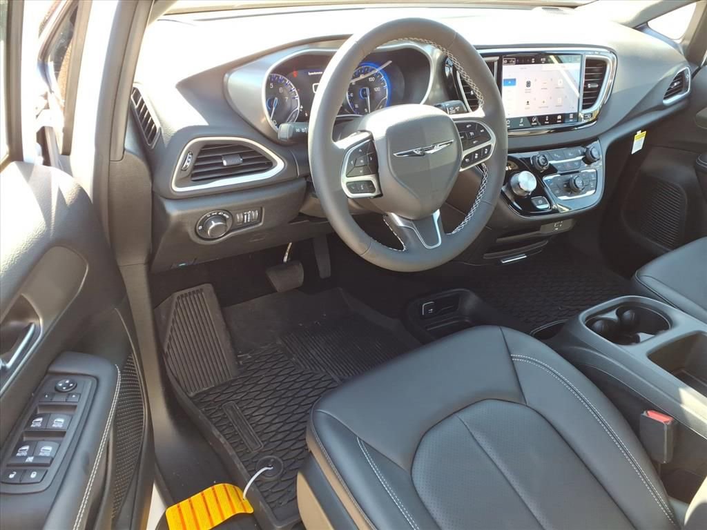 New 2026 Chrysler Voyager LX image 15