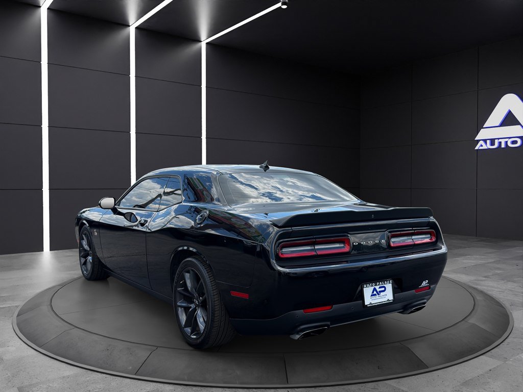 Used 2019 Dodge Challenger R/T Scat Pack RWD image 4