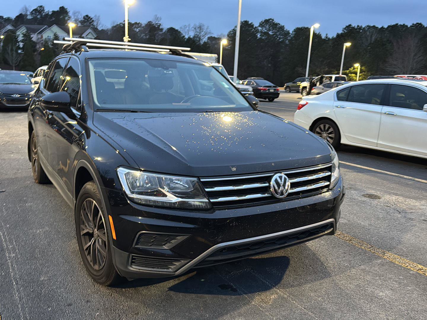 Used 2019 Volkswagen Tiguan SEL image 3