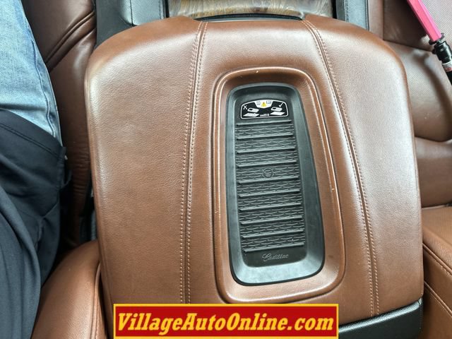 Used 2020 Cadillac Escalade ESV Premium Luxury AWD/4WD image 30