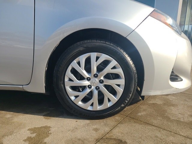 Used 2018 Toyota Corolla LE image 9