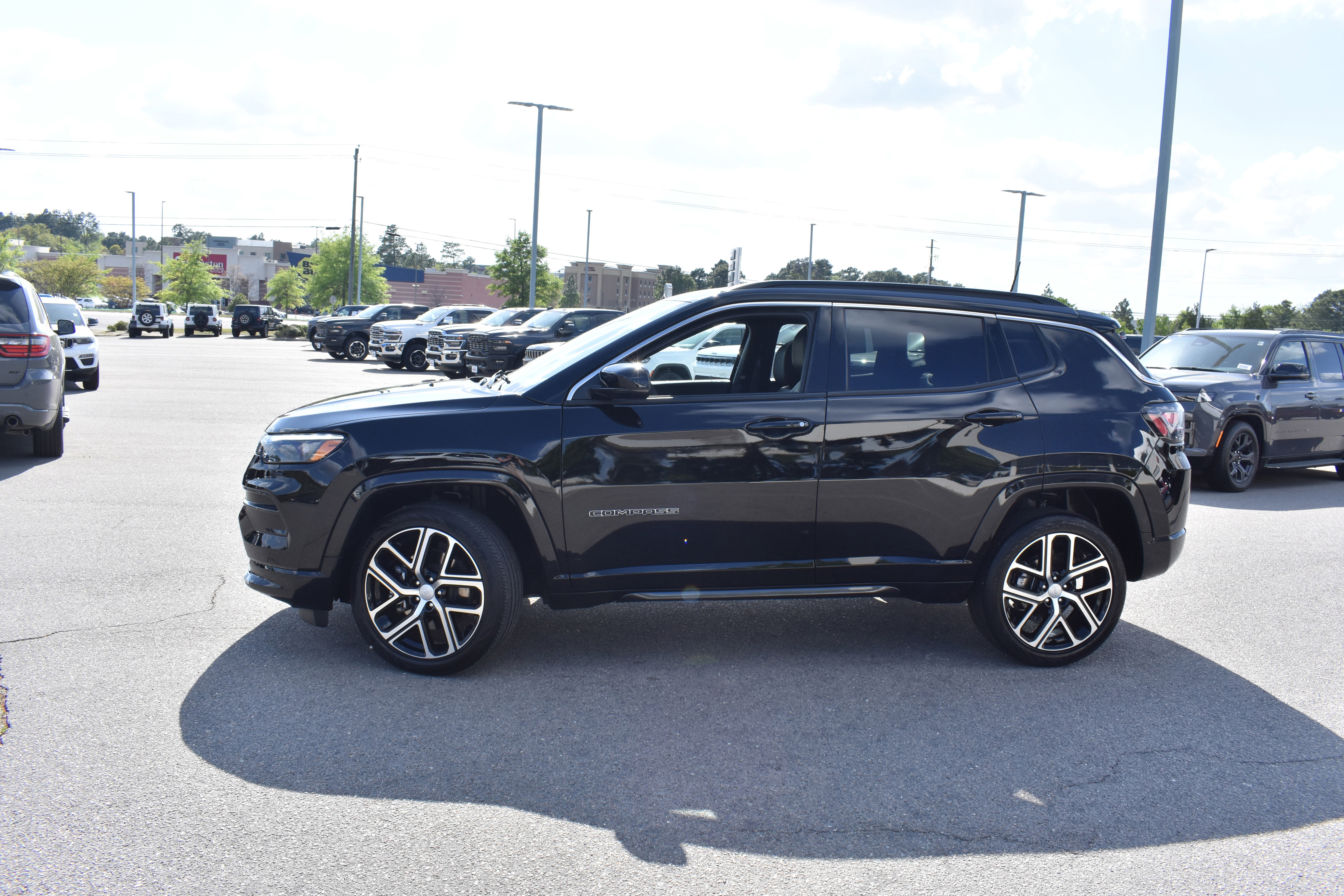 Used 2024 Jeep Compass Limited w/ Elite Group image 6