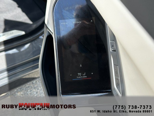 Used 2025 BMW 750e xDrive w/ Premium Package AWD/4WD image 25