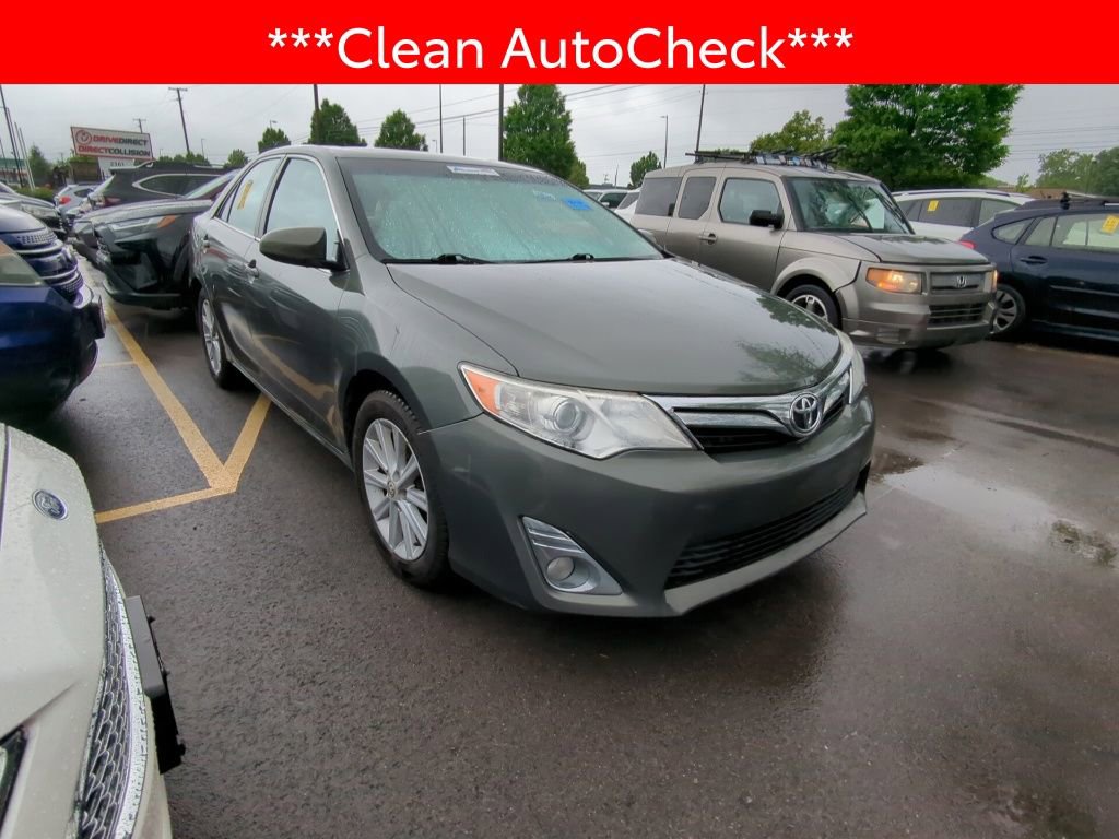 Used 2013 Toyota Camry XLE w/ Leather Pkg FWD image 3
