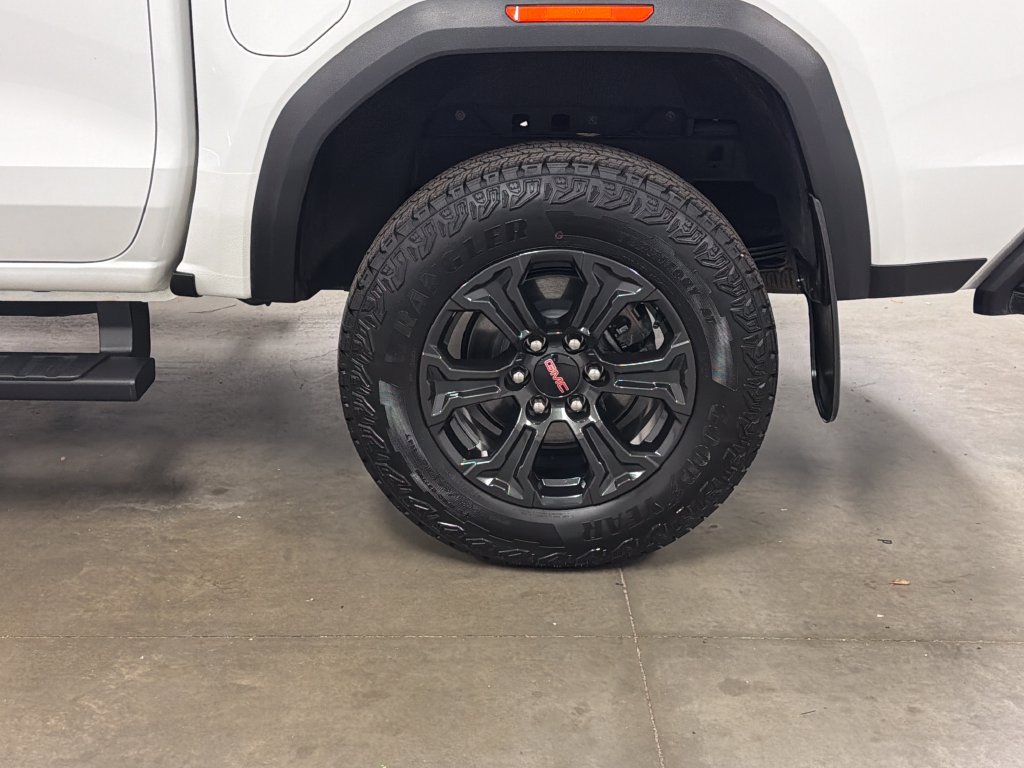 Used 2025 GMC Canyon Elevation w/ Convenience Package RWD image 14