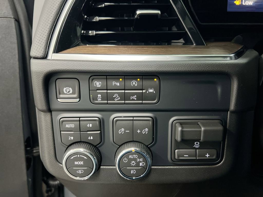 New 2026 Chevrolet Suburban High Country image 19