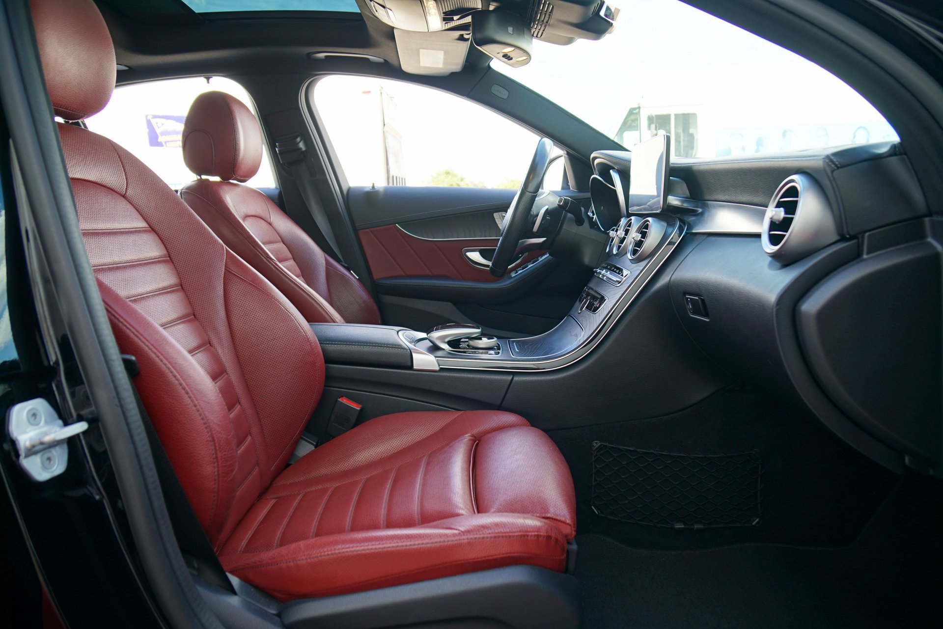 Used 2015 Mercedes-Benz C 400 4MATIC image 34