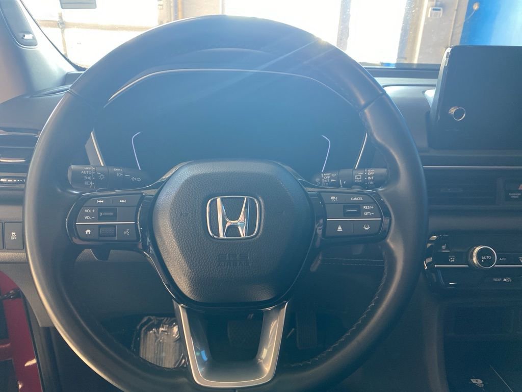 Used 2023 Honda Pilot Touring image 7