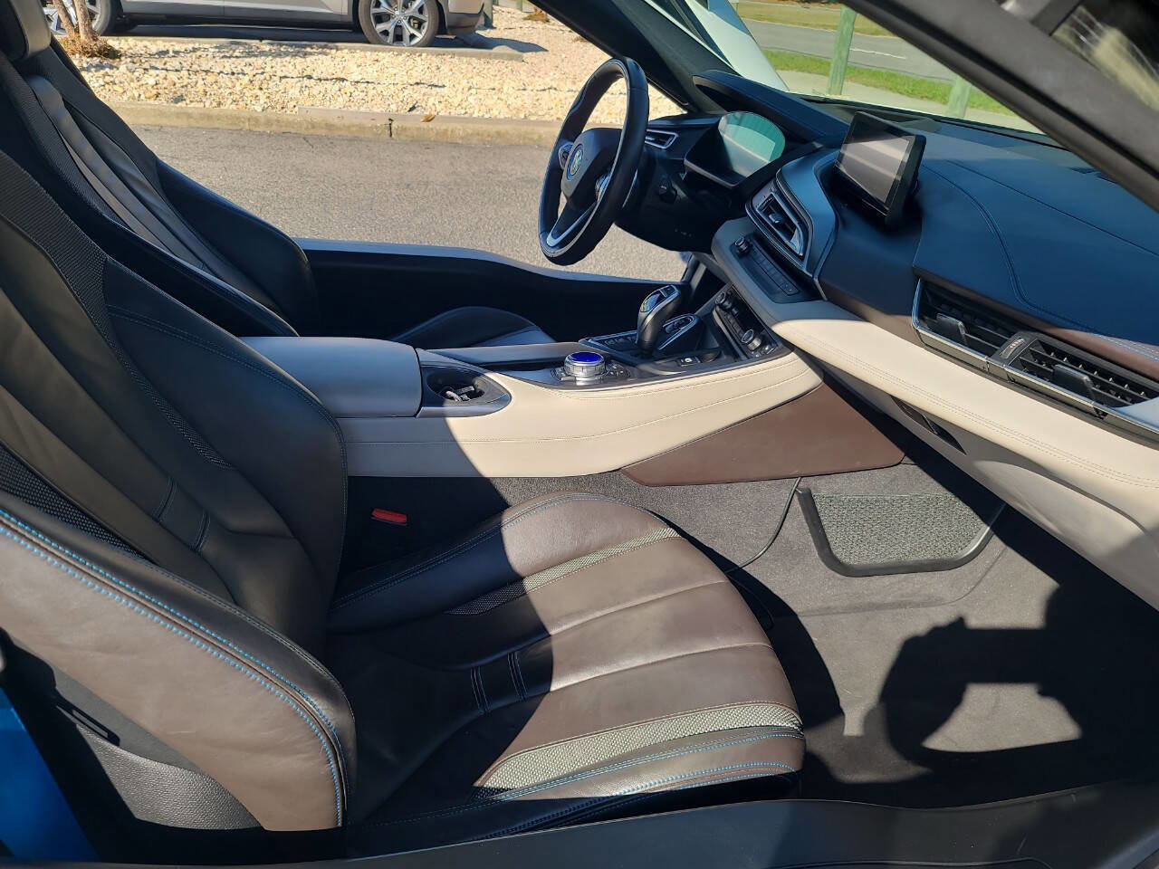 Used 2016 BMW i8 image 30