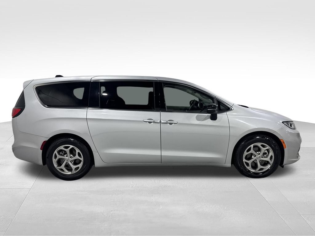 Used 2024 Chrysler Pacifica Limited FWD image 22