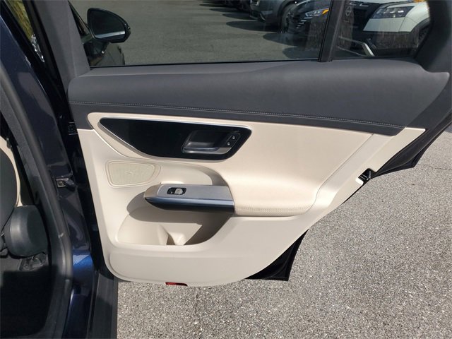 Used 2024 Mercedes-Benz GLC 300 4MATIC image 32