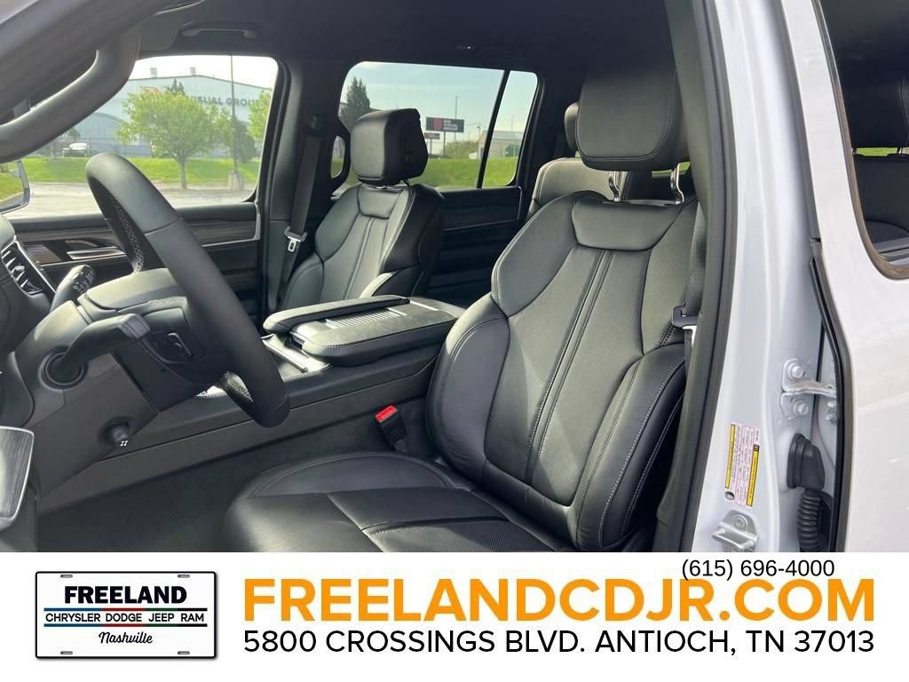 New 2024 Jeep Wagoneer L Series II w/ Flexible Seating Group AWD/4WD image 18