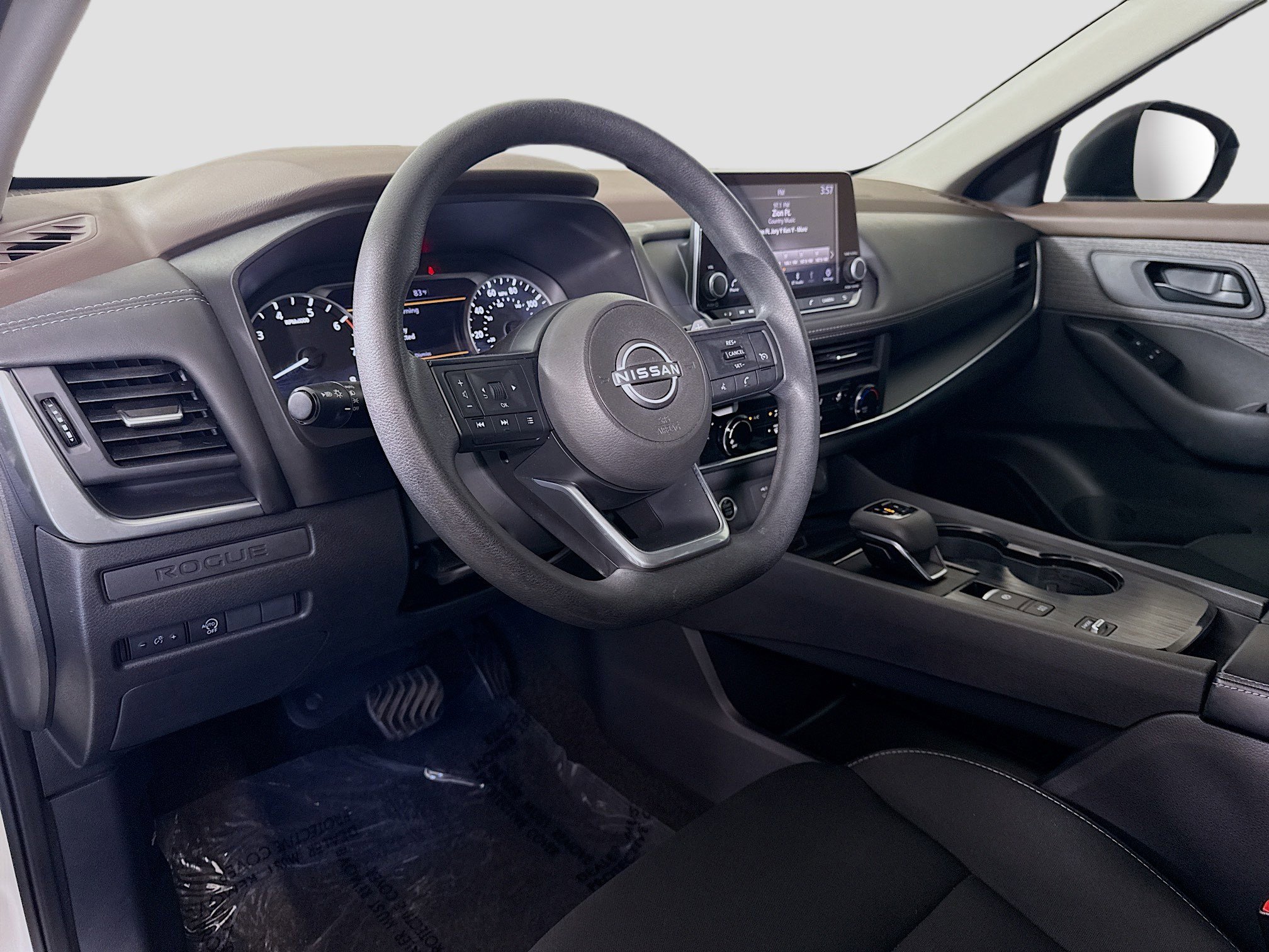 Used 2023 Nissan Rogue S image 23