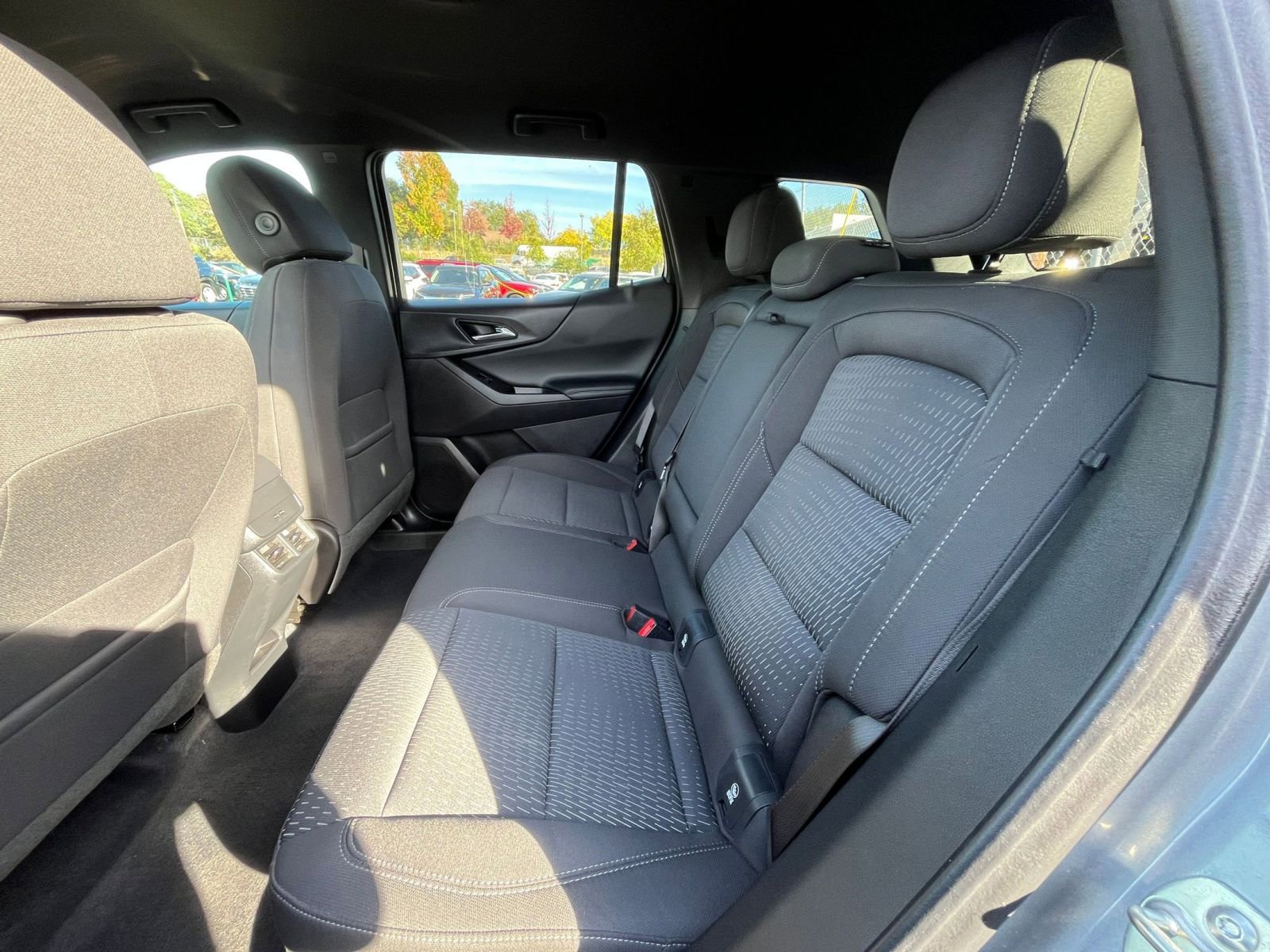 Used 2025 Chevrolet Equinox LT image 30