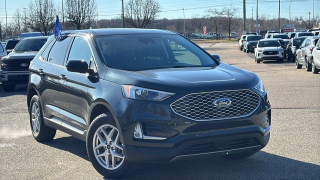 Certified 2023 Ford Edge SEL w/ Convenience Package image 2