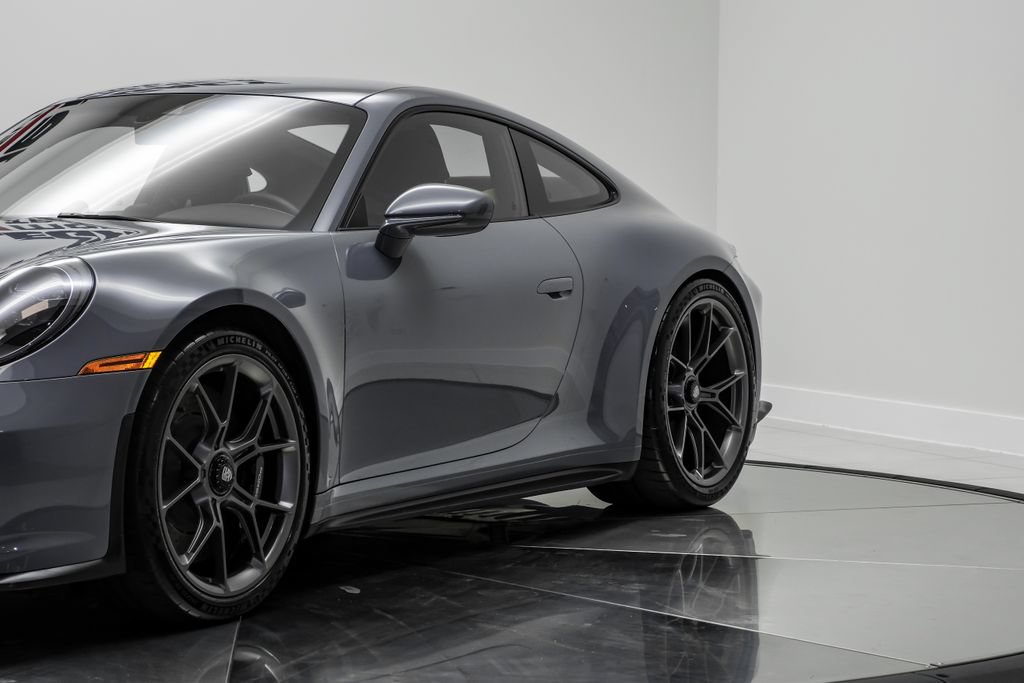Used 2023 Porsche 911 GT3 RWD image 3
