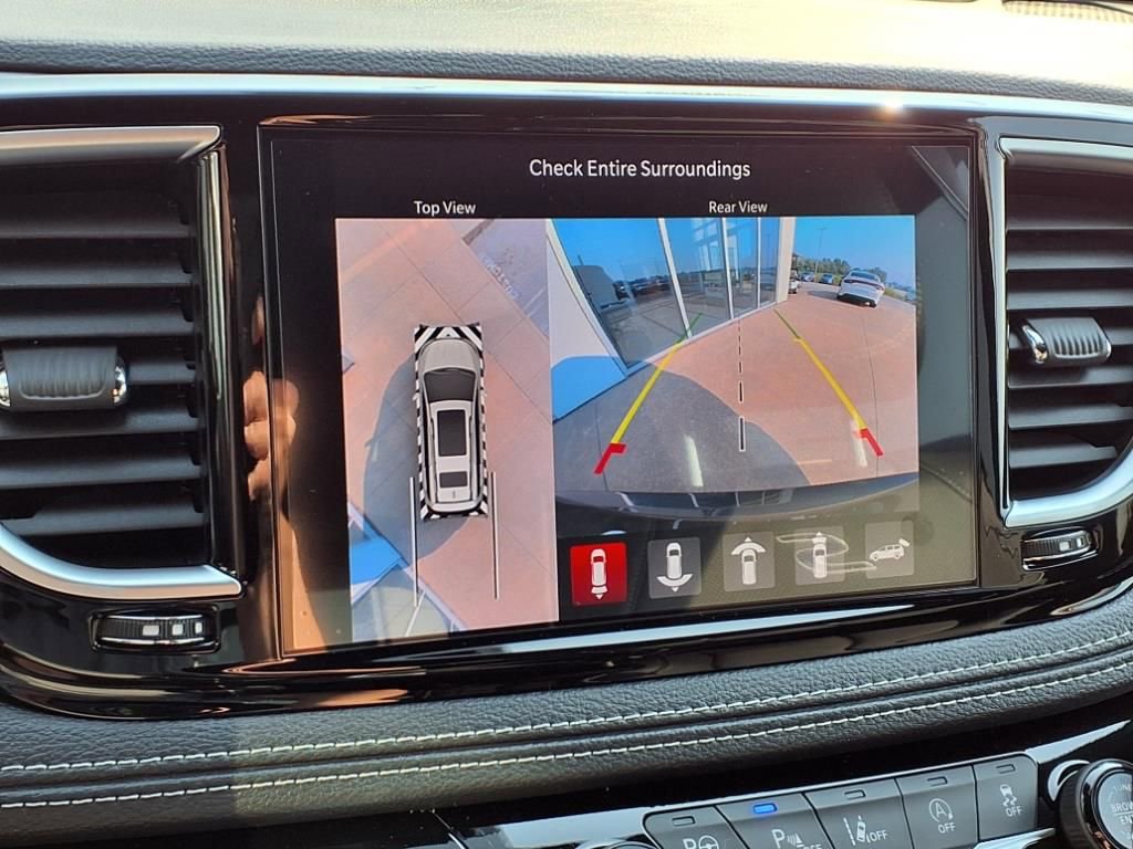 New 2025 Chrysler Pacifica Limited w/ Trailer Tow Group image 11