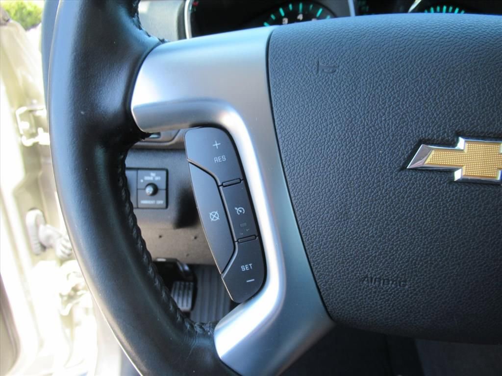 Used 2017 Chevrolet Traverse LT FWD image 23