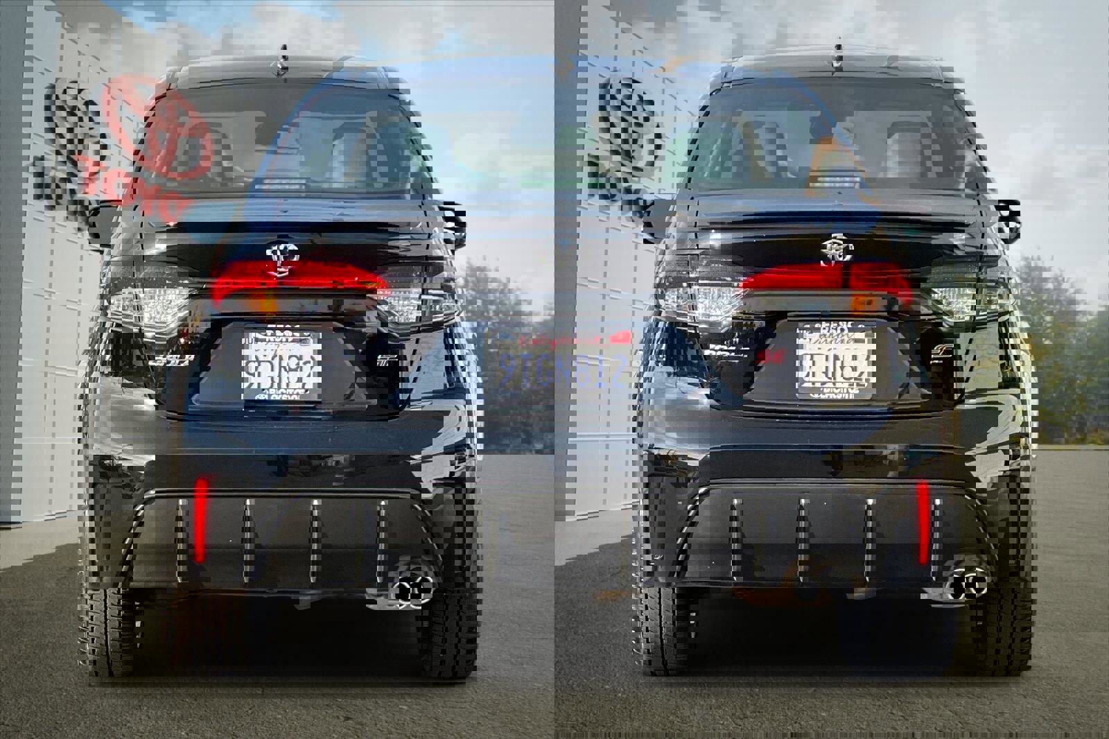 Certified 2025 Toyota Corolla SE w/ Convenience Package image 4