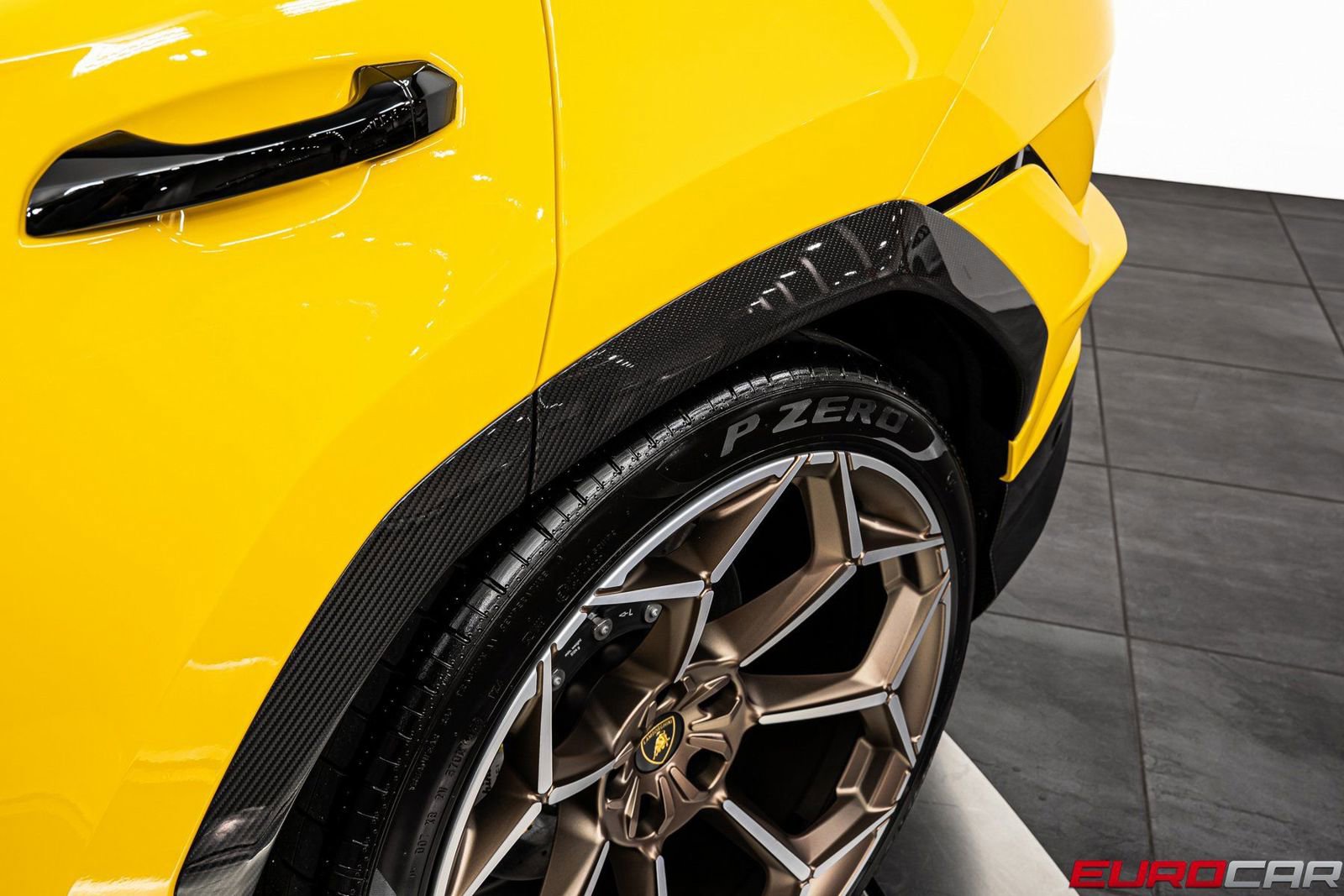 Used 2024 Lamborghini Urus Performante AWD/4WD image 17