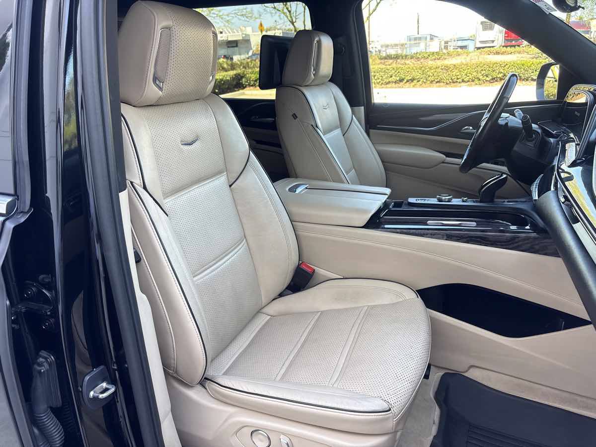 Used 2021 Cadillac Escalade ESV Premium Luxury w/ Driver Assist Tech Package RWD image 21
