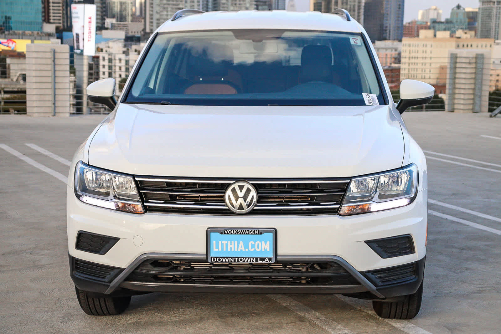 Used 2018 Volkswagen Tiguan SE image 2