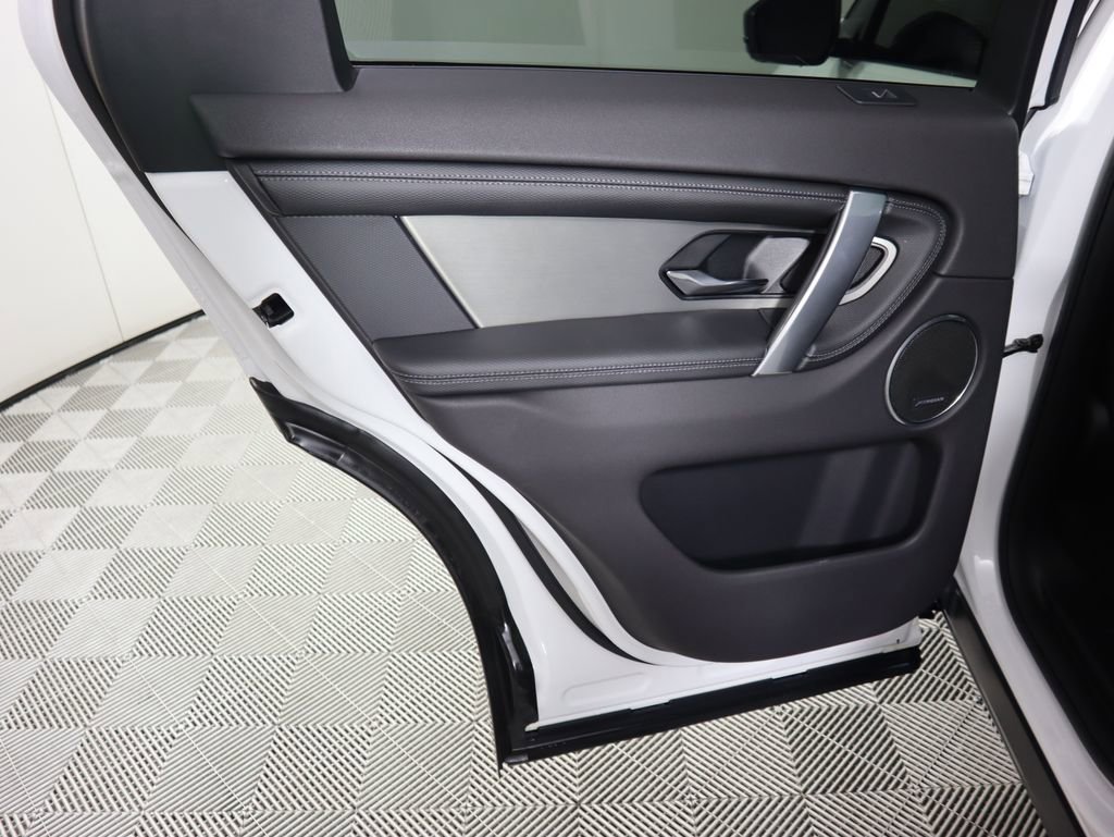 Used 2024 Land Rover Discovery Sport Dynamic SE image 27