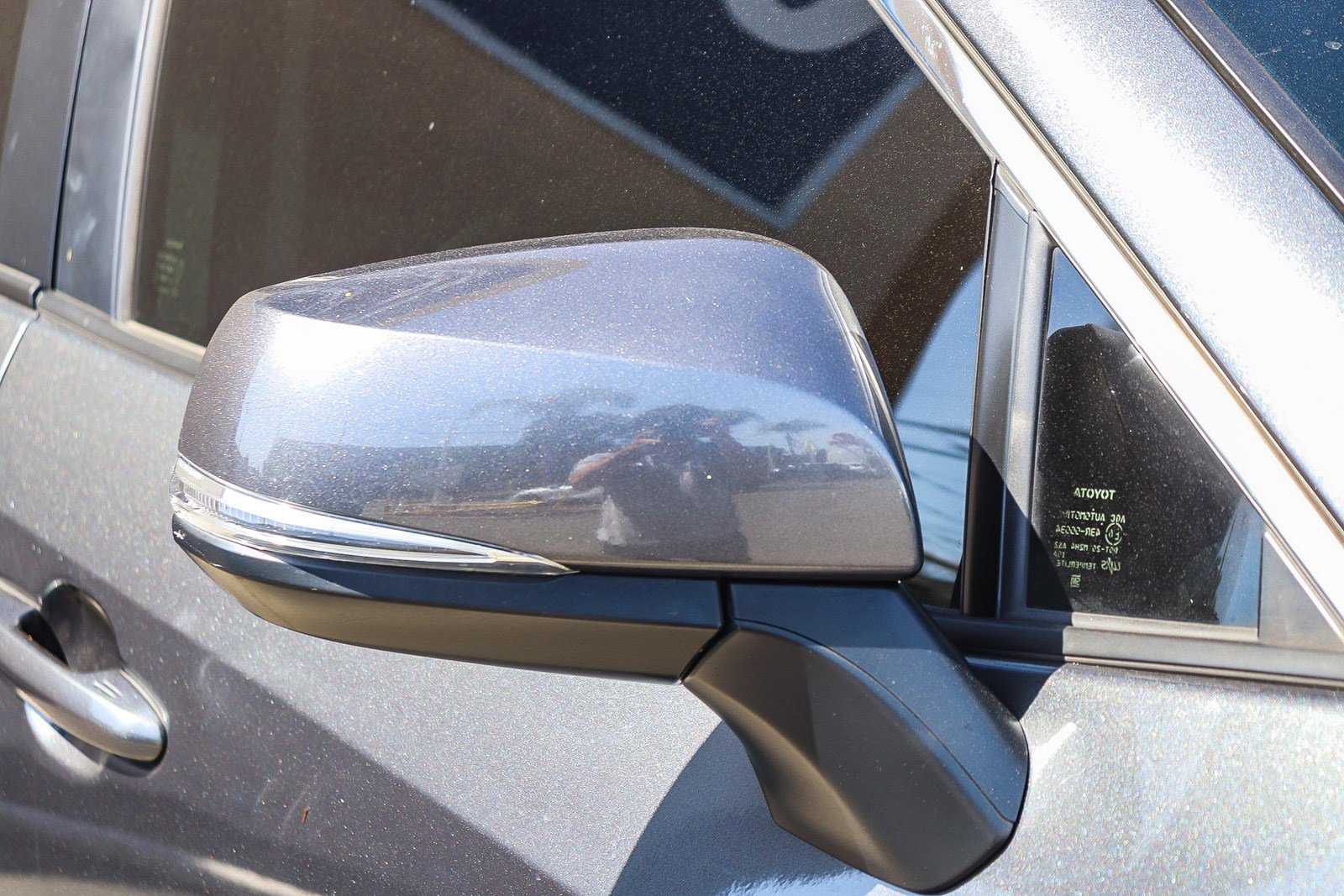 Used 2023 Toyota RAV4 XLE Premium image 8